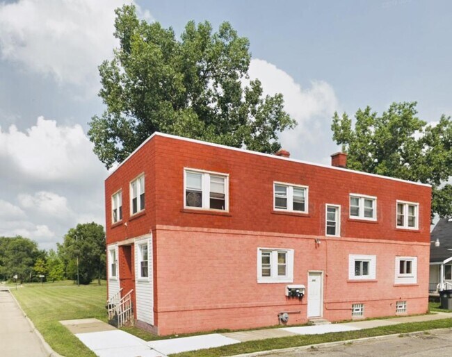 Building Photo - 292 Mill St