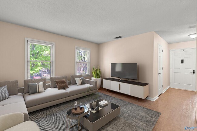 Building Photo - 2058 Woodlawn Dr SW