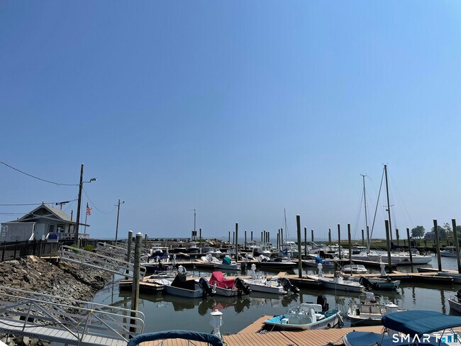 Building Photo - 51 W Lake Ave