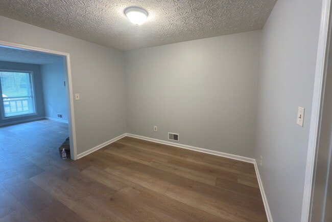 Building Photo - 1496 Springwood Dr SE