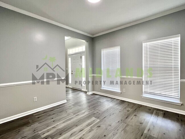 Building Photo - 523 Whitewater Dr