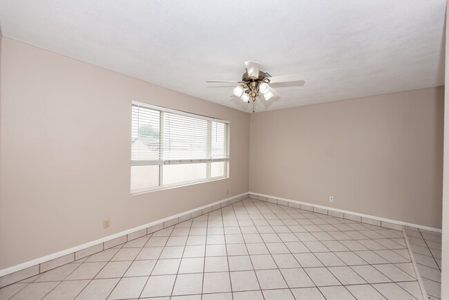 Building Photo - 3477 E Cuadrilla Ln