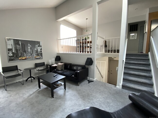 Building Photo - 125 Peddlers Dr