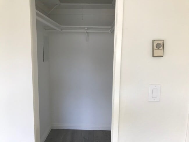 Walk in closet - 2016 Ruhland Ave