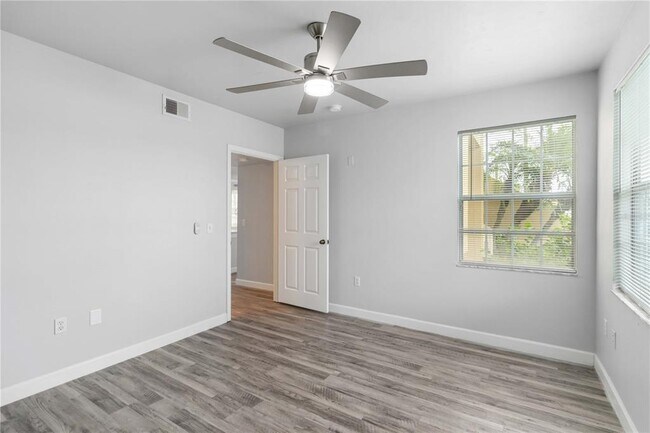 Building Photo - 1185 Villagio Cir