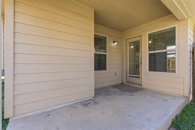 Building Photo - 15108 Walcott Dr