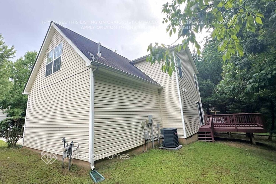 Building Photo - 11120 Northwoods Forest Dr