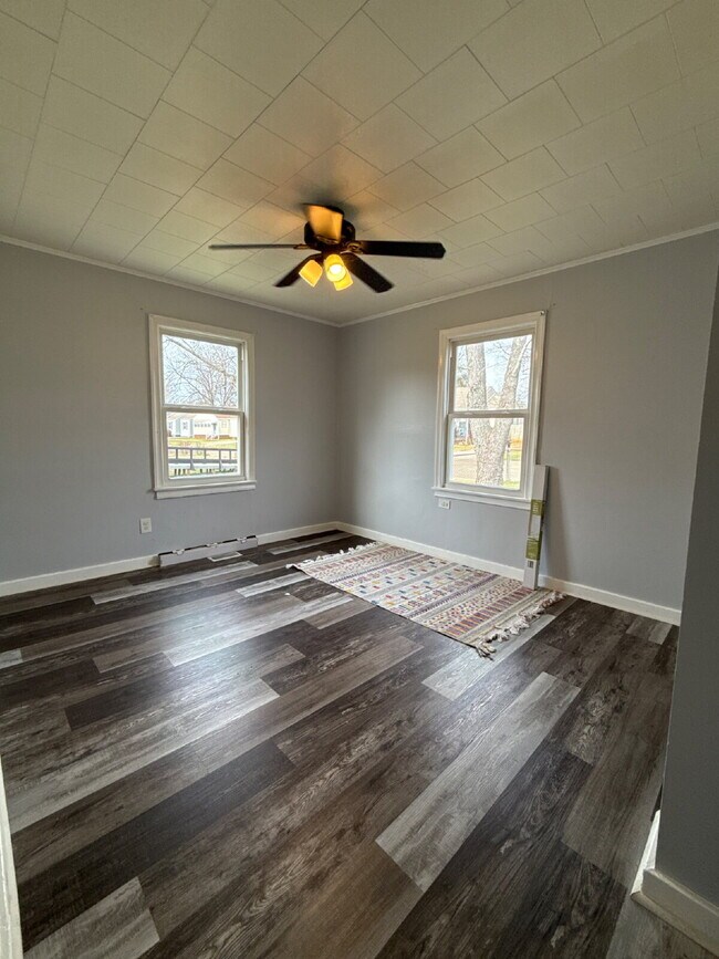 Building Photo - "Cozy 3-Bed, 2-Bath Gem on Cypress Avenue with 1375 Sq Ft of Space in Huntsville!"