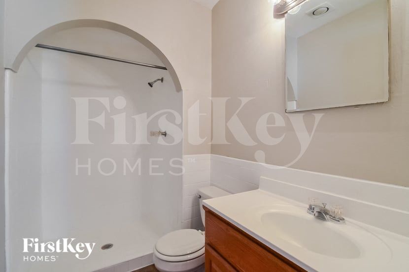 Building Photo - 5702 Magnolia Ln