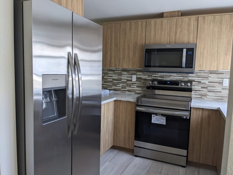 Building Photo - 4084 Crystal Dawn Ln