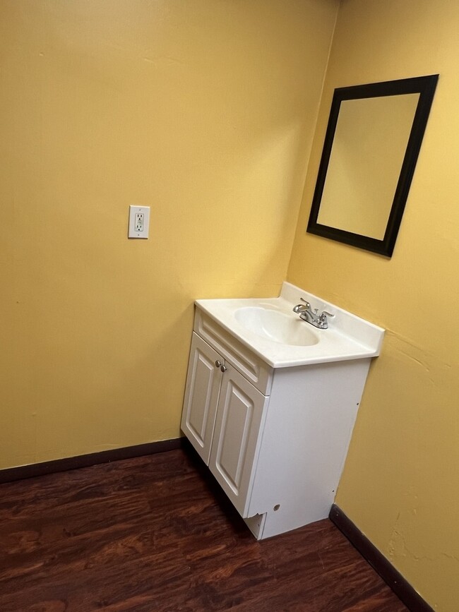 Building Photo - 416 7th Ave S