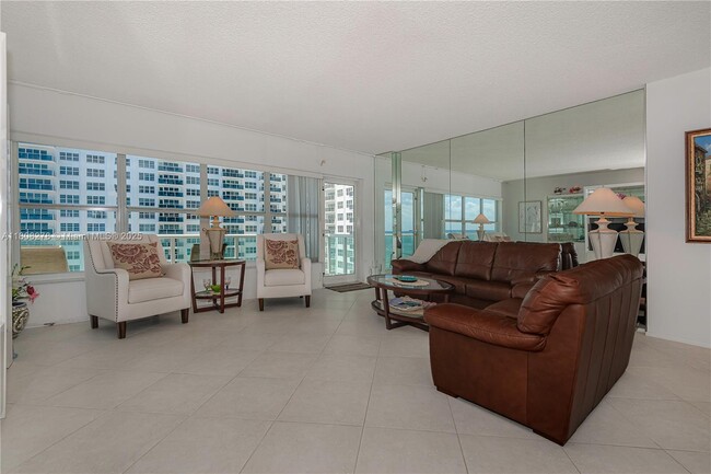 Building Photo - 3550 Galt Ocean Dr