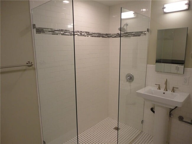 Building Photo - 3311 Speedway