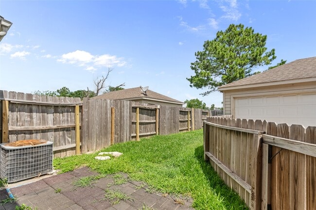 Building Photo - 16802 Pine Castle Dr