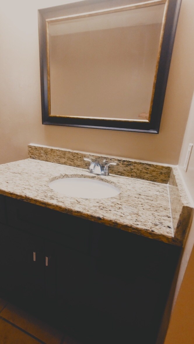 Building Photo - 1348 W Evans Cir