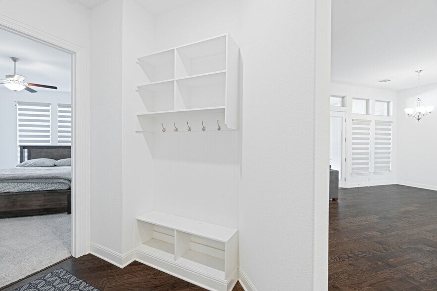 Building Photo - 3037 Sage Ranch Dr