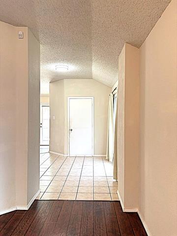 Building Photo - 9805 Nixon Dr