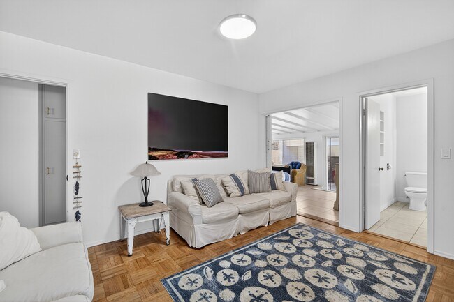 Building Photo - 237 Avenida Montalvo