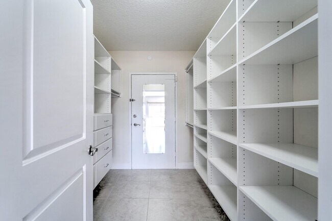 Building Photo - 2500 E Las Olas Blvd
