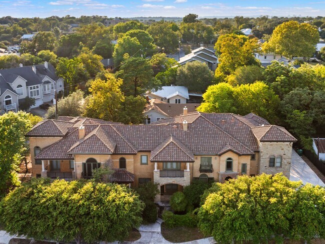 Building Photo - 123 Eaton St