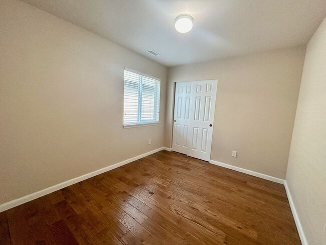 Building Photo - Redmond Ridge Home