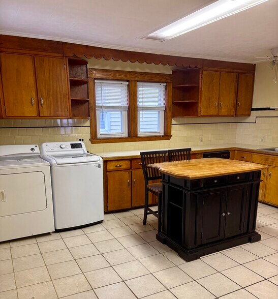 Building Photo - 32 Harley Ave