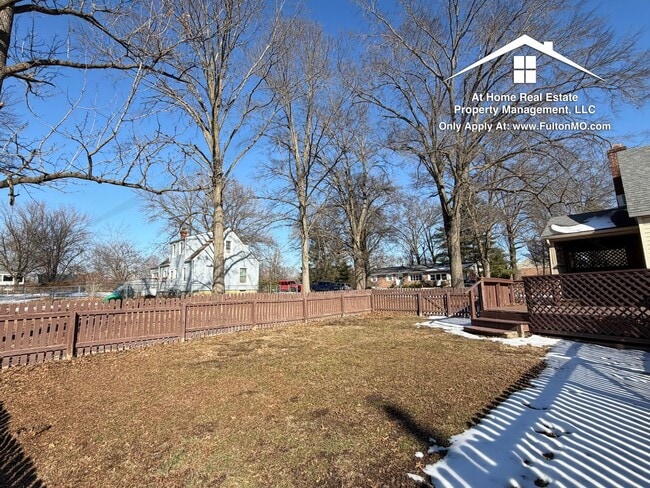 Building Photo - 707 Hollyhock Dr