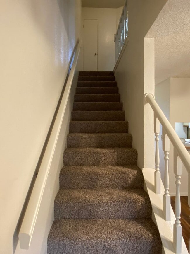 Building Photo - 2 bedroom condo by UNT