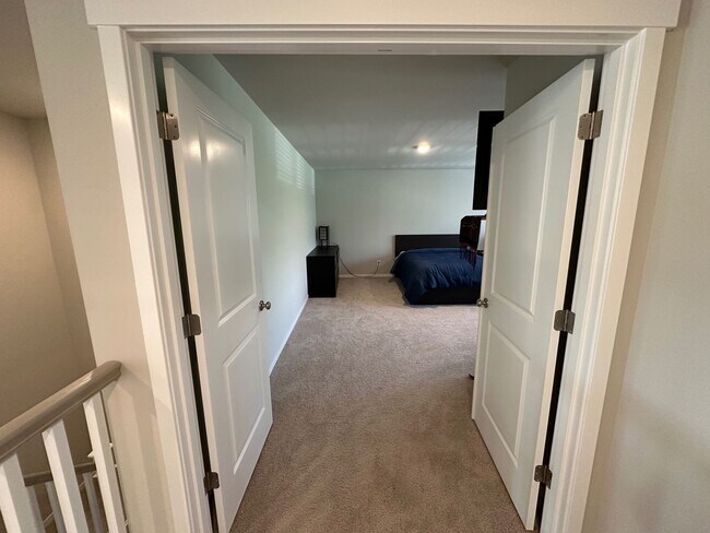 Building Photo - RENTAL! Spacious 6-Bedroom Home Near JBLM – Built in 2025