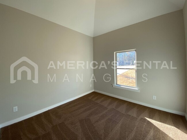 Building Photo - 308 Lakewood Ln