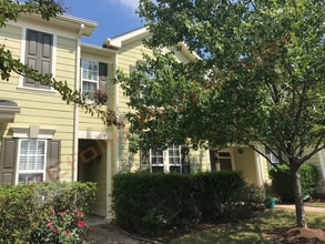 Building Photo - 3015 Freeport Dr