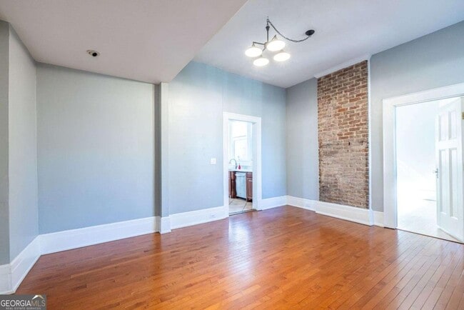 Building Photo - 692 Myrtle St NE