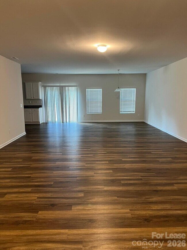 Building Photo - 144 Spring Forest Dr