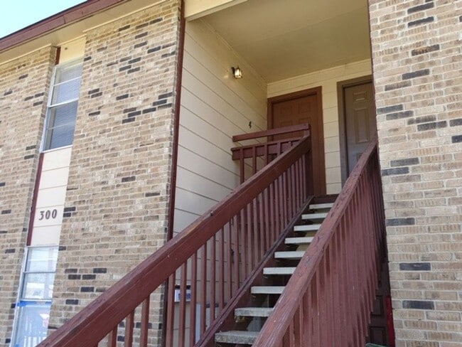 Building Photo - 300 Moursund Blvd