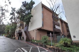 Building Photo - 1615 Hotel Cir S