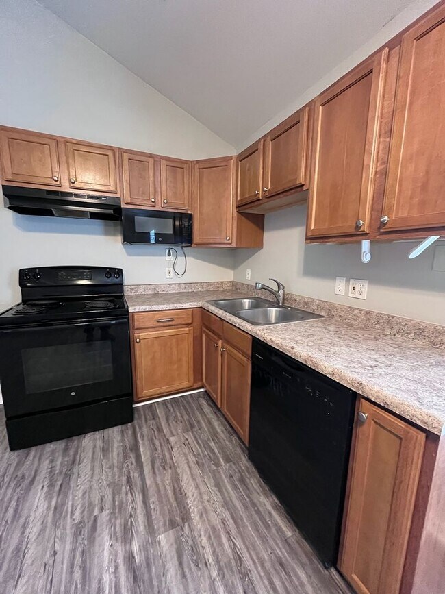 Building Photo - 1707 S Calhoun St