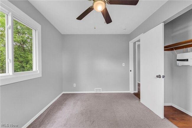 Building Photo - 16605 Glenpark Ave