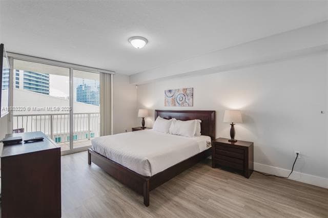 Building Photo - 1200 Brickell Bay Dr