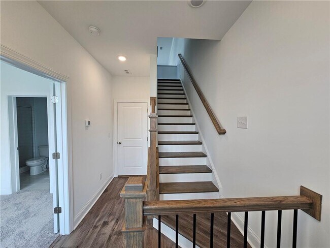 Building Photo - 500 Healy Dr