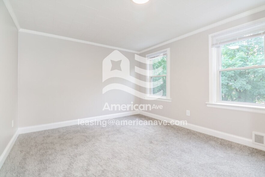 Building Photo - 1222 Main St