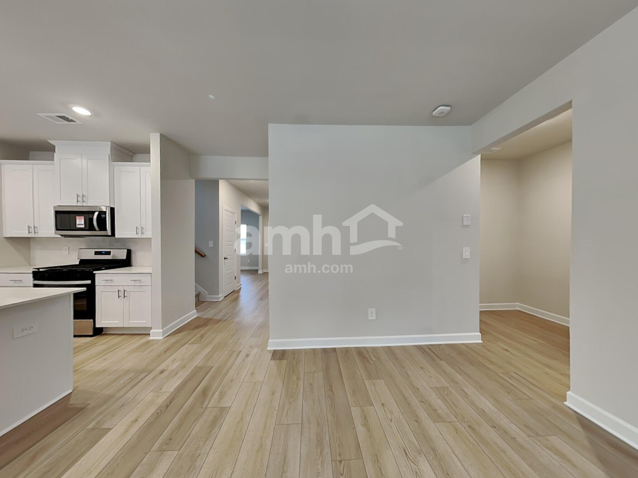 Building Photo - 789 Treeline Rd