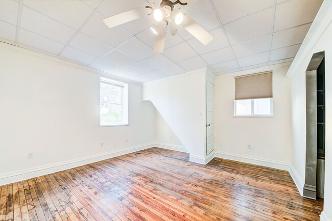 Building Photo - 2218 Arlington Ave