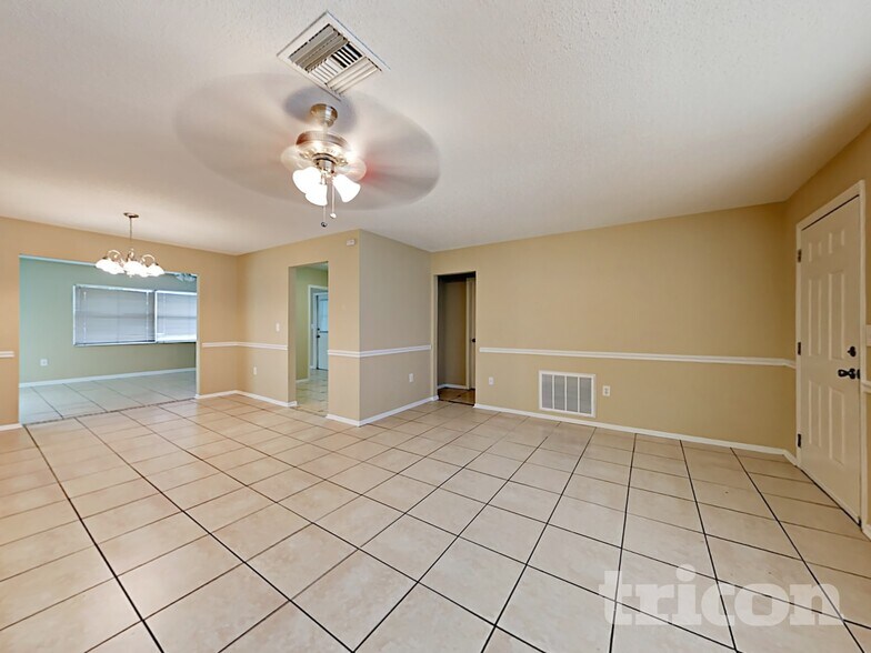 Building Photo - 6320 Moog Rd