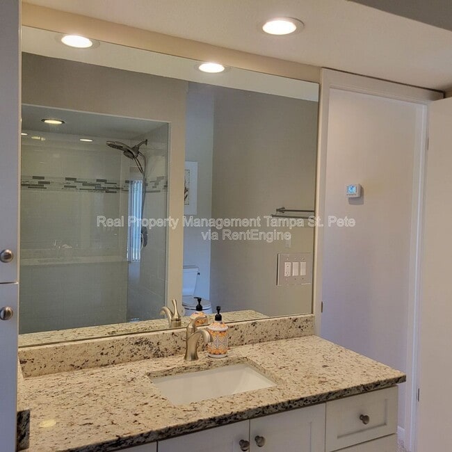 Building Photo - 12310 Capri Cir N