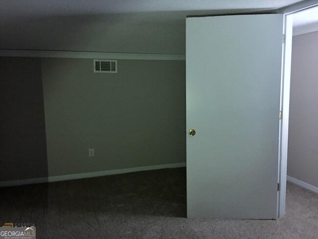 Building Photo - 214 Knodishall Dr