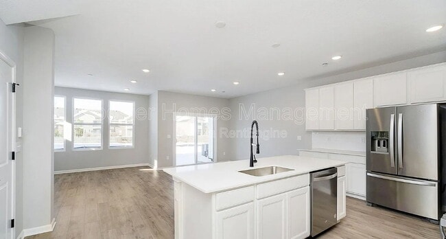 Building Photo - 7273 Shroyer Wy