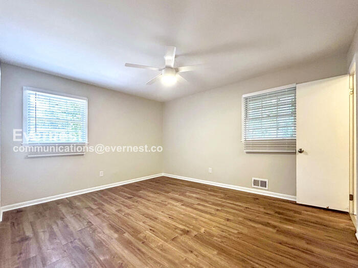 Building Photo - 1133 Wonder Ln