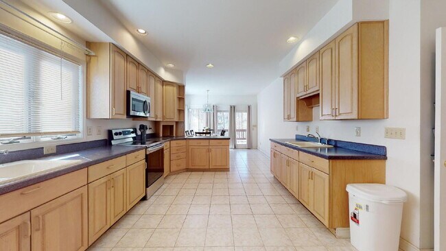 Building Photo - The Mylandia | Beautiful and spacious University City – Charlotte house with a backyard, offering...
