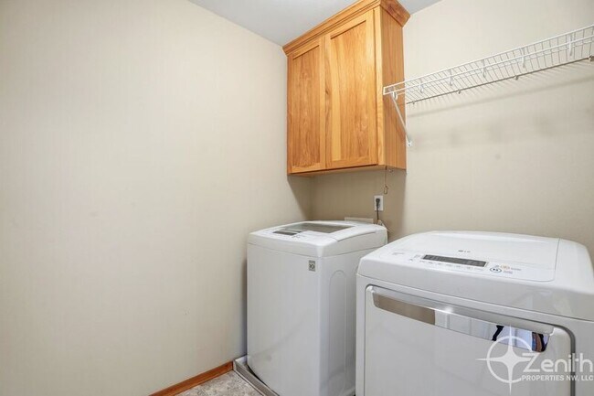 Building Photo - 1511 SE 86th Ct