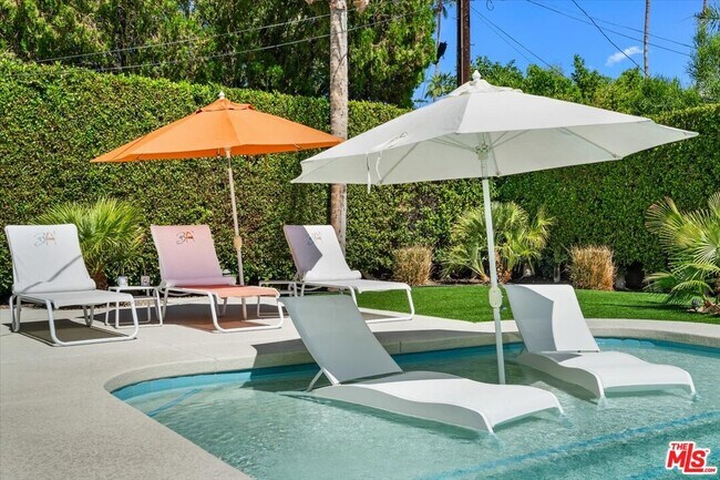 Building Photo - 610 S Compdre Rd